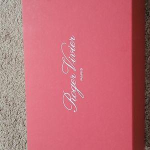 37 1/2 Roger Vivier White Loafer